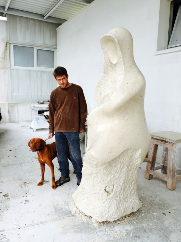 Monumentalna skulptura Majka i dijete Lovre Jakšića u KBC-u Split